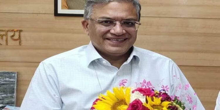 ज्ञानेश कुमार ने चीफ इलेक्शन कमिश्नर का पद संभाला: जनवरी 2029 तक कार्यकाल रहेगा, 20 राज्य, 1 केंद्र शासित प्रदेश में इलेक्शन