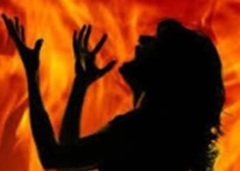 बच्चा नहीं होने पर पत्नी को जिंदा जला डाला: माॉर्निंग वॉक पर ले गया, फिर लगाई आग, महिला ने तोड़ा दम