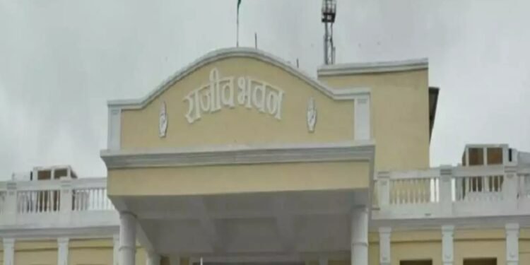 कांग्रेस दफ्तर से शराब घोटाले का कनेक्शन ? ED की टीम पहुंची प्रदेश कार्यालय, जानिए किस मामले में समन जारी कर मांगा जवाब ?