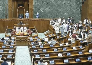 Waqf Bill में 14 बदलावों को केंद्र की मंजूरी: रिपोर्ट्स में दावा-10 मार्च से होने वाले संसद सत्र में लाना संभव; विपक्ष विरोध जता चुका